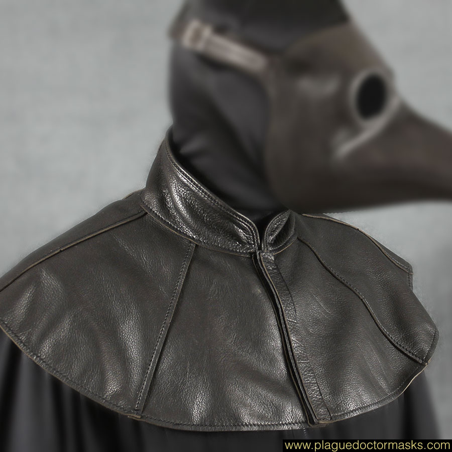 Plague doctor capelet