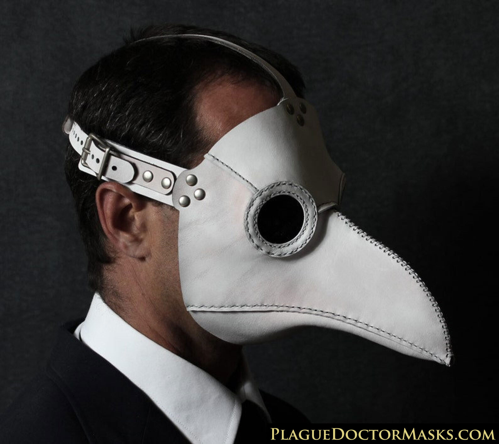 На каком канале идет маска. Противогаз чумного доктора. Маска. Доктор в маске. Классные маски.